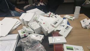 ضبط مستلزمات علاج الأسنان مع راكب قادم من الإمارات بمطار القاهرة