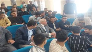  بالصور- محافظ بورسعيد يستمع لمحاضرة وسط طلاب الجامعة التكنولوجية الجديدة 