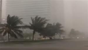 برق ورعد ورياح وأمطار غزيرة تضرب جدة