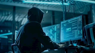 الصين تتهم عملاء أمريكيين وجامعتين بشن هجمات سيبرانية