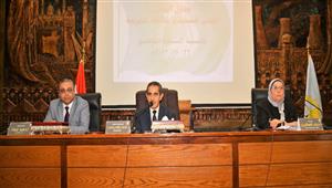 محافظ الغربية يناقش معدلات تنفيذ مشروعات الرصف والخطة الاستثمارية 