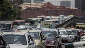 تصادم بين 3 سيارات بشبرا الخيمة وتعطل الحركة المرورية 