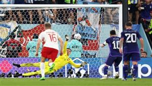 ميسي يُهدر ركلة جزاء للأرجنتين أمام بولندا (فيديو)