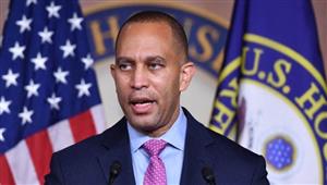 حكيم جيفريز زعيمًا للحزب الديمقراطي الأمريكي خلفًا لنانسي بيلوسي