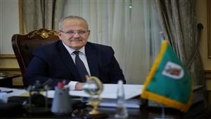 رئيس جامعة القاهرة يستعرض جهود الجامعة في تنفيذ الاستراتيجية الوطنية لمكافحة الفساد