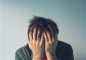 مرض غير معلوم الأسباب.. ما أعراض  الباركنسون؟ 