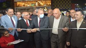 محافظ القليوبية يفتتح معرضين للسلع الغذائية ببنها وشبرا الخيمة (صور)