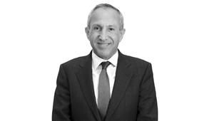 رؤوف غبور "إمبراطور السيارات" الطبيب الذي بدأ حياته بـ15 قرشًا.. وسجنه مبارك (بروفايل)