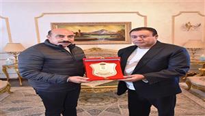 بالصور- تكريم مدير مطار أسوان الدولى بعد انتهاء فترة خدمته