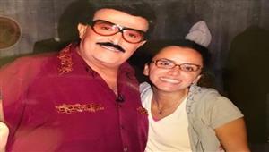 "حسيت كإنه والدي"..علا رشدي تروي موقفا جمعها مع الراحل سمير غانم 