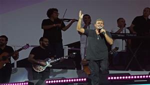 من عمرو دياب إلى ويجز.. كيف ظهر نجوم مصر بالمونديال؟