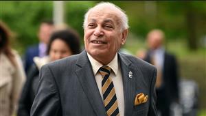 وفاة رجل الأعمال عاصم علام مالك هال سيتي السابق عن عمر 83 عاما