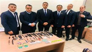 ضبط أسلحة بيضاء ومواد مخدرة مع راكب قادم من ألمانيا بمطار القاهرة