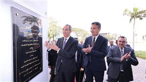 وزير الاتصالات يفتتح مكتب بريد "القرية الذكية" الجديد