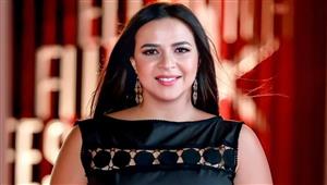 إيمي سمير غانم تحتفل مع والديها بعيد ميلاد دنيا والأخيرة تعلق (صورة مصممة)