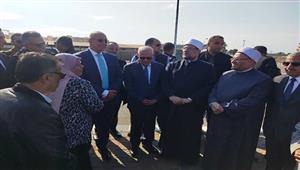 بالصور- وزير الأوقاف ومحافظ بورسعيد يفتتحان طريق اللواء أحمد عبد الله في بورفؤاد 