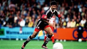 إيران تمنع أسرة أيقونة كرة القدم علي دائي من مغادرة البلاد مع استمرار الاحتجاجات