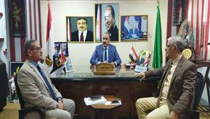 الفولي يجتمع مع مسئول وحدة التواصل والدعم للمعلمين بالمنوفية.. صور