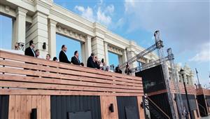 "مدبولي" يستمع لشرح حول تطوير ميدان الشهداء بمحطة مصر