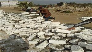  صور.. إزالة 4 تعديات ورفع 45 طن قمامة في قرى مركز المنيا