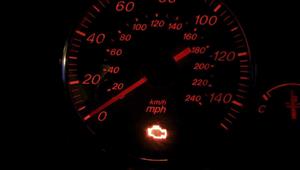 8 أسباب وراء إضاءة لمبة المحرك بسيارتك.. لا تتجاهلها