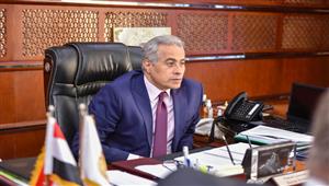 القوى العاملة تشييد بتطبيق "الأدنى للأجور" بمصنع أسمنت المصريين بسوهاج