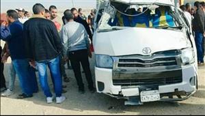 إصابة 14 عاملا فى انقلاب ميكروباص على طريق السخنة 