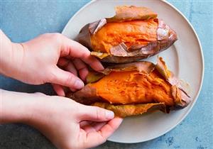 فوائد صحية مذهلة.. إليك ما يحدث في الجسم عند تناول البطاطا بقشرها