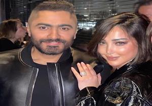 "حلو المكان".. انبهار تامر حسني من غناء زوجته بسمة بوسيل (فيديو)