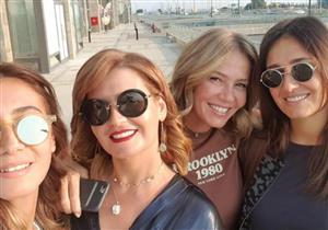 حلا شيحة وشقيقاتها يتألقن بإطلالات جذابة في أحدث ظهور.. من الأجمل 