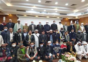 بالصور- وزير الأوقاف يلتقط الصور التذكارية مع المشاركين بمسابقة بورسعيد لحفظ القرآن