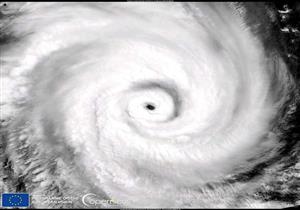 الإعصار إيان يضعف بسرعة إلى الفئة الثانية بعد فيضان هائل