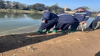 انتشال جثة تلميذ والبحث عن فتاة سقطا في نهر النيل بقنا