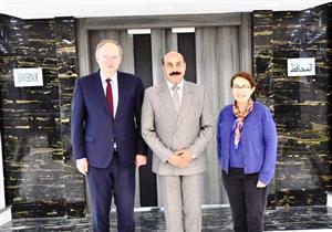 بالصور - محافظ أسوان يبحث مع سفير الاتحاد الأوروبي التعاون في مجالات التعليم والطاقة الشمسية