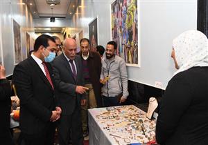 نائب محافظ قنا يشهد افتتاح المعرض الأول لرعاية الموهوبين