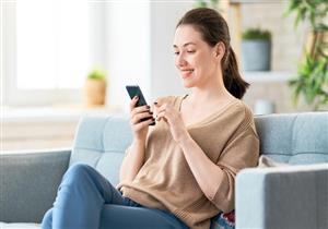 هذا ما يحدث لجسمك عند التحديق في الهاتف يوميا 