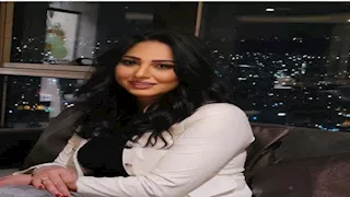 صورة- رحاب الجمل تخطف الأنظار بإطلالة أنيقة