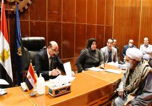 بالصور .. محافظ أسوان يستمع لمشكلات ومطالب  المواطنين في لقائه الجماهيري الأسبوعي 