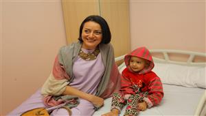 بالصور - هبة عبد الغني تزور الأقصر لدعم مرضى السرطان 