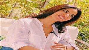 صورة| نسرين أمين رفقة أحمد حلمي في كواليس "واحد تاني"