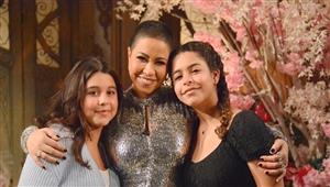 فيديو| ابنتا شيرين تحتفلان معها بعيد الأم في جو عائلي.. وهكذا علّقت