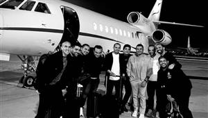  عمرو دياب يصل الرياض لإحياء حفله الغنائي بمشاركة حماقي