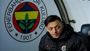 أوزيل يرد على قرار فناربخشة المفاجئ