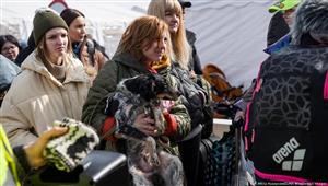 الإمارات ترسل 27 طنا من المساعدات للاجئين الأوكرانيين في بولندا