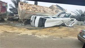 بسبب الشبورة.. 20 مصابًا في تصادم مروع بين 11 سيارة بالإسكندرية - صور