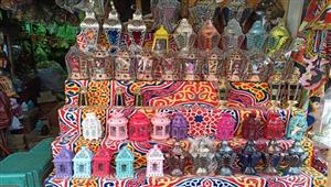   بعد زيادة الدولار والخامات.. كيف تأثرت أسعار الفوانيس وزينة رمضان؟ (فيديو)