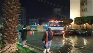  "انفجار ماسورة مياه".. شلل مروري بشارع جامعة الدول في المهندسين-(فيديو وصور)