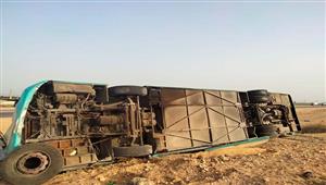 صور.. انقلاب أتوبيس نقل عام في بني سويف