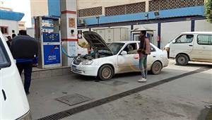 بعد التسعيرة الجديدة.. انتظام العمل بمحطات البنزين ومواقف السرفيس في السويس