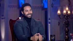 "بعتلي فويس نوت".. حقيقة خلافات كريم فهمي مع محمد هنيدي (فيديو)